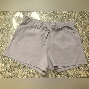 LULULEMON On The Fly Short Woven 2.5" Gray Sporty Shorts Size 8 Women's